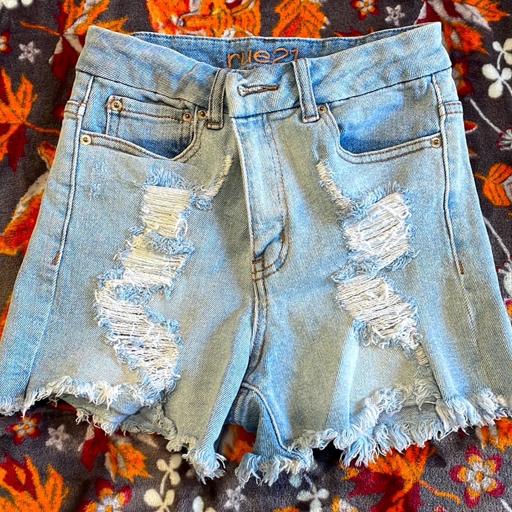 High wasted shorts